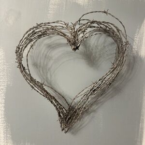 Vintage Rustic Heart Shaped Barbed Barb Wire Wreath Decor APPROX: 16" x 13" x 5"